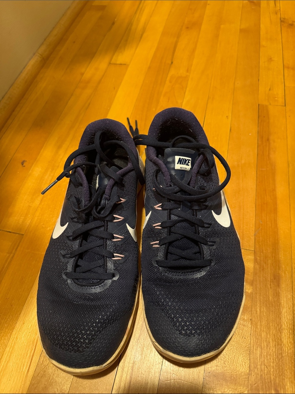 Nike Women’s Athletic Shoes - Navy/White